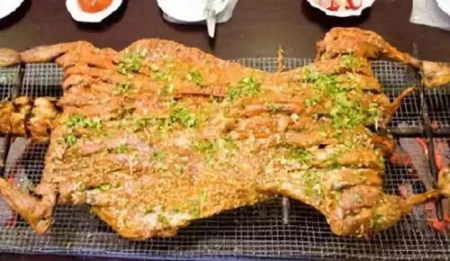 吃烤羊喝瓜干酒,一场别开生面的美食盛宴