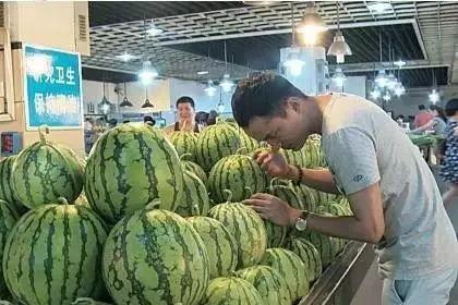 怎么拍摄吃瓜群众