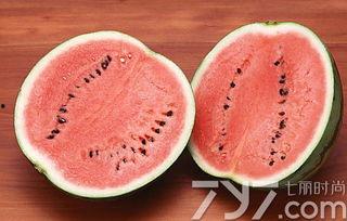 小果吃瓜不吐籽