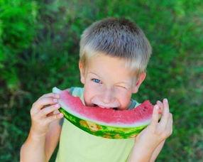 小周睡着了吃瓜