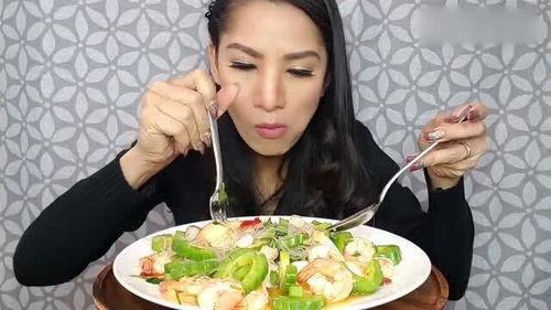 泰国小姐姐吃凉瓜视频,清凉一夏美味分享